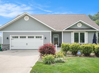 61337 Raintree Blvd, Sturgis, MI 49091