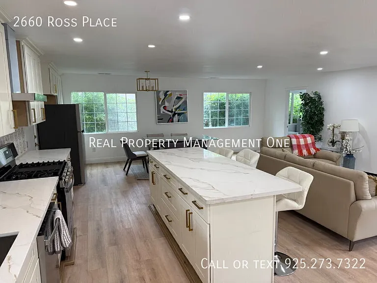 2660 Ross Pl — Photo 2