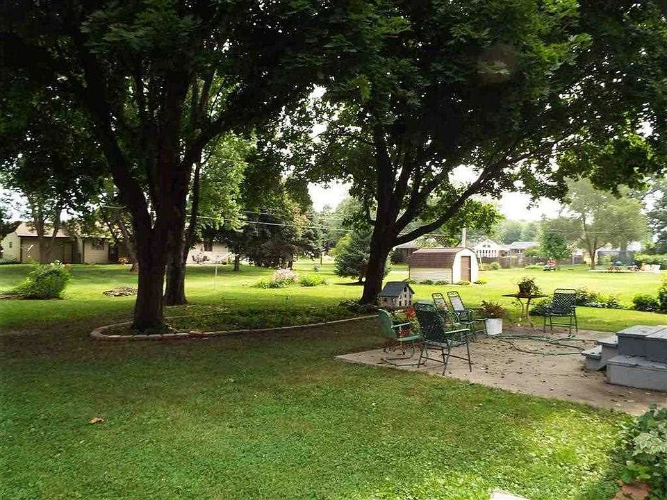 2nd image of 614 Woodlawn Dr