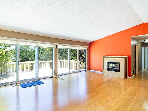4th image of 5954 Lakefront Ave
