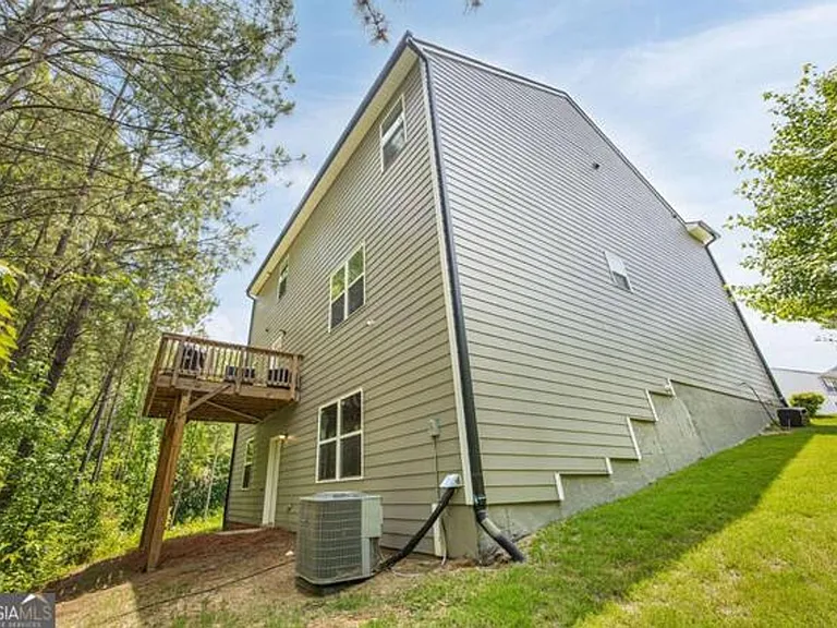1253 Richmond Ct SE — Photo 37