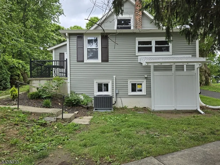 439 Victory Ave — Photo 20