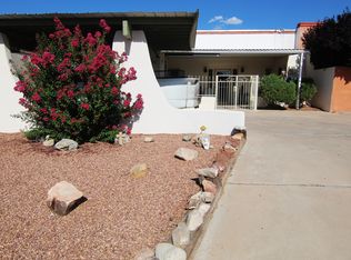 704 Western Dr, Rio Communities, NM 87002