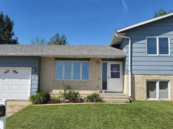 1042 6th Ave SE, Dickinson, ND 58601