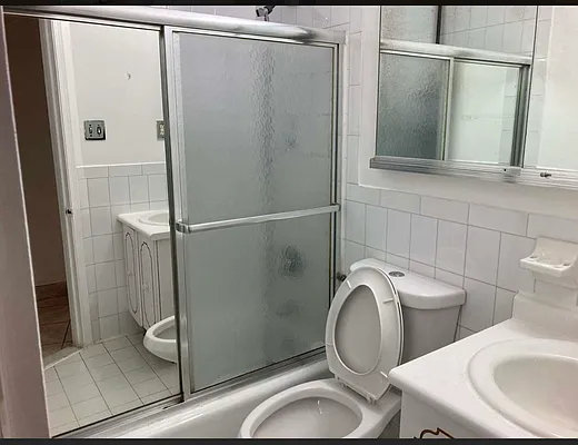 Rented by 18 REALTY | media 12