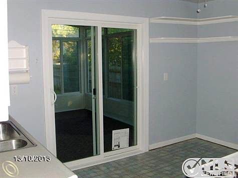 KITCHEN DOORWALL