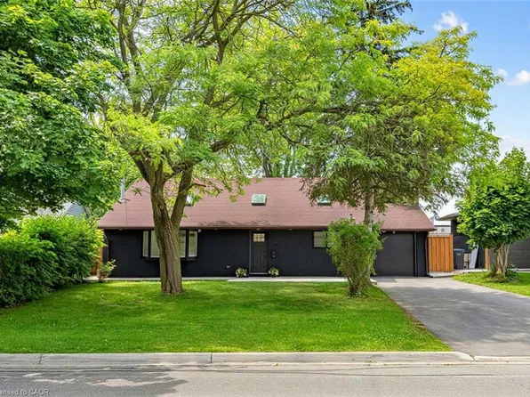 13 Swanhurst Blvd, Mississauga, ON L5N 1B6