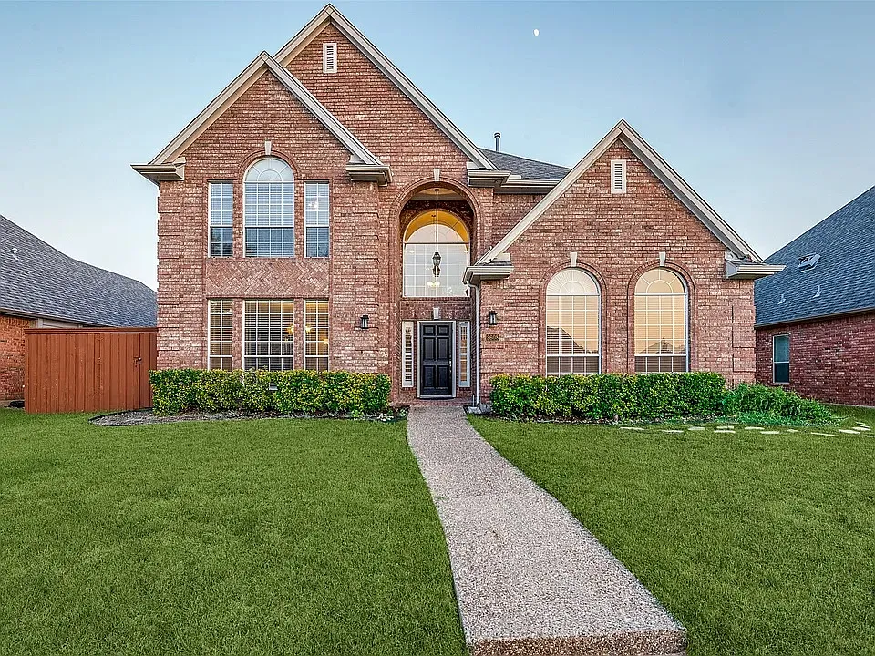 2608 Beechcraft St