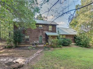 405 Loop Rd, Campobello, SC 29322