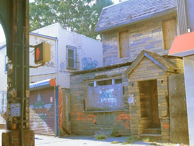2nd image of 10107 Roosevelt Ave