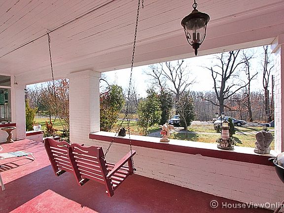 2nd image of 610 E Beech St