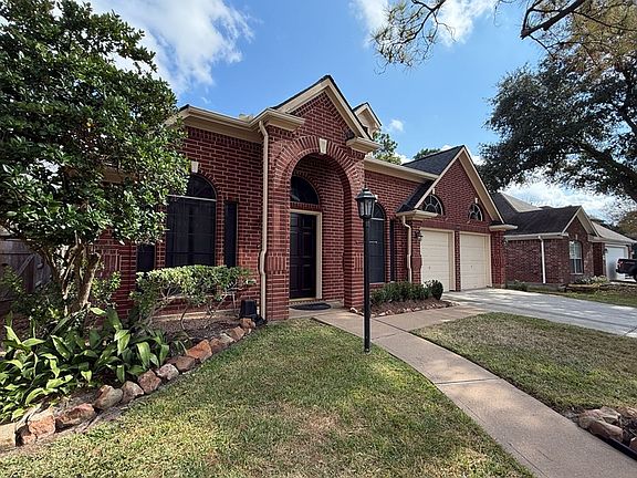 2nd image of 15414 Hillside Park Way
