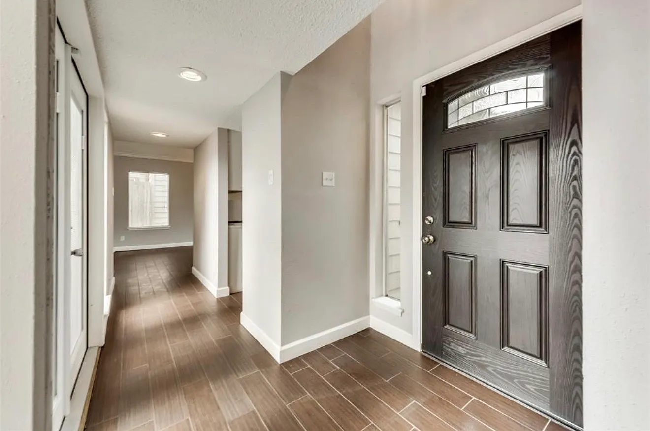 5007 Autumn Forest Dr — Photo 2