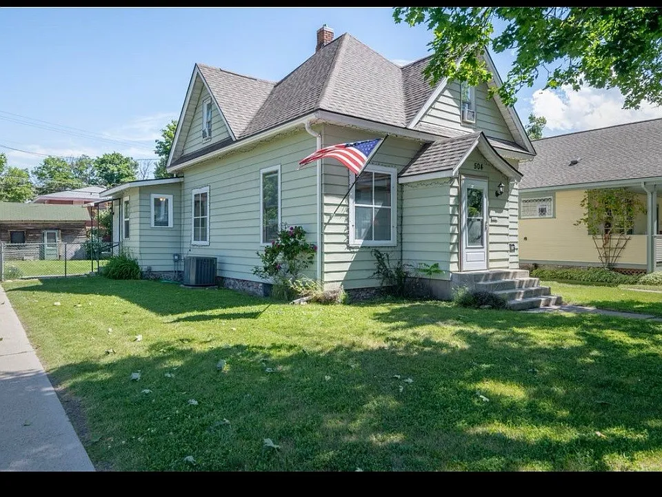 504 Woodford Ave