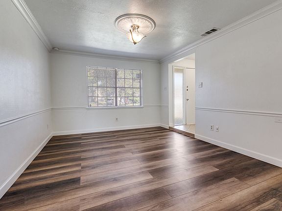 2nd image of 641 Cambridge Dr