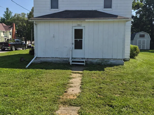 1802 13th St, Viola, IL 61486