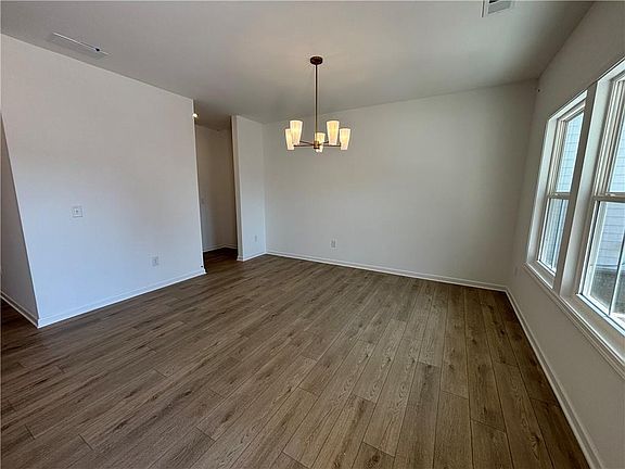 5th image of 6135 Kismet Rd