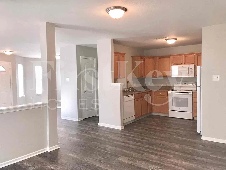 15400 Gallow Ln — Photo 5