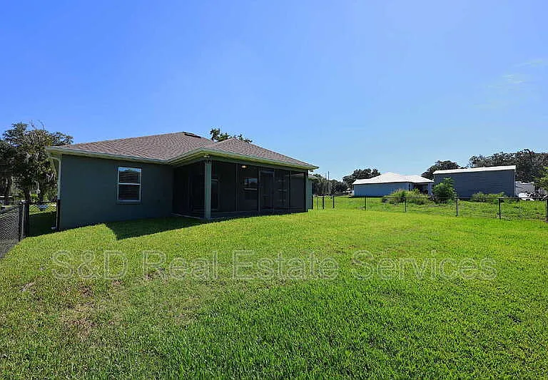 4435 Lake Hancock Rd — Photo 48