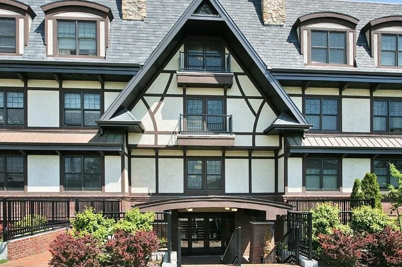 1st image of 77 Maple Ave