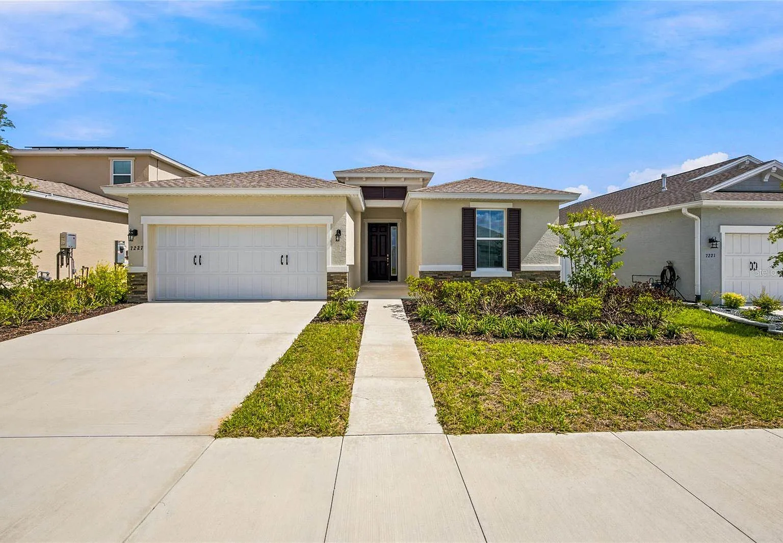 3 bed, 1594 sqft, $2,200 — Photo 1