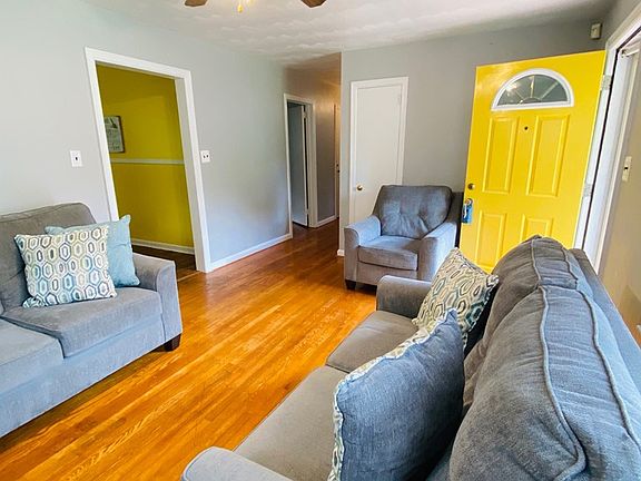 4th image of 1309 Carver Ct