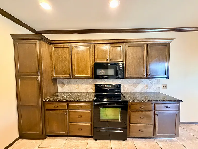 12600 N Rockwell Ave #63 — Photo 15