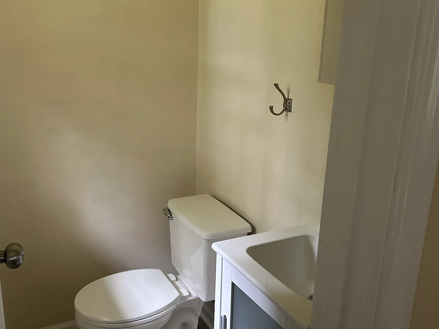 208 Honeysuckle Ave — Photo 4