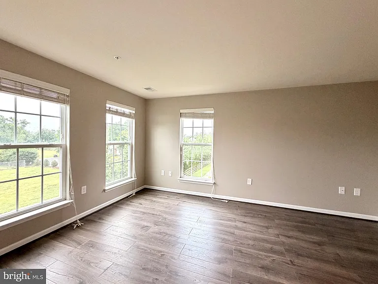 43487 Town Gate Sq — Photo 41