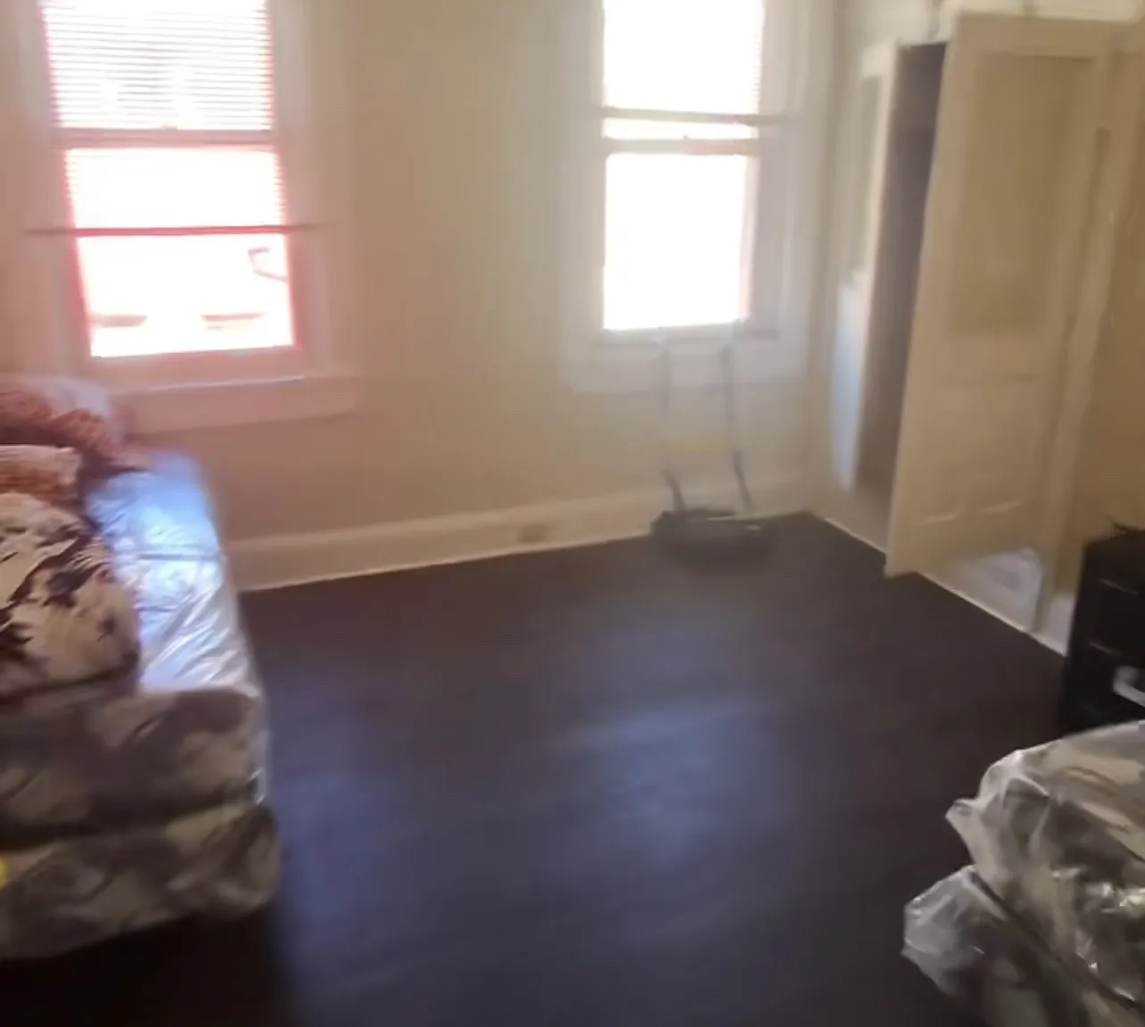 3 bed, 1048 sqft, $699 — Photo 3