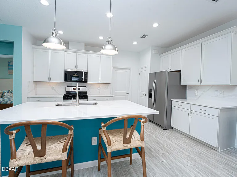 375 Latitude Dr — Photo 7