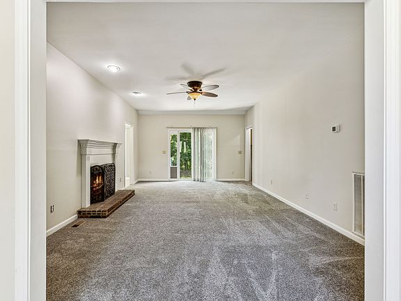 4th image of 1627 Kensington Dr