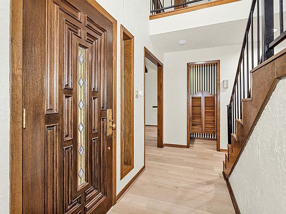 3rd image of 307 Prince Of Wales St