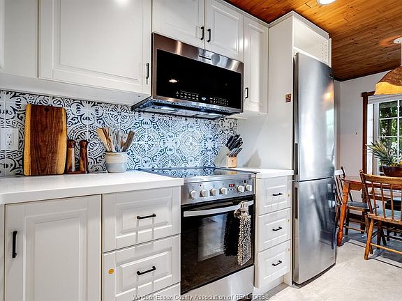5th image of 20 Wilkinson Dr