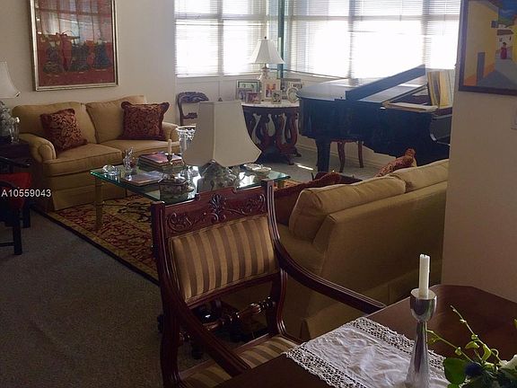 4th image of 1420 Brickell Bay Dr #D