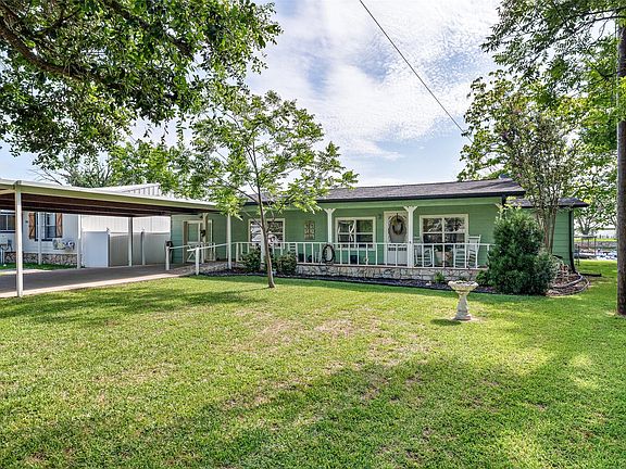 3rd image of 4517 Wildwood Cir