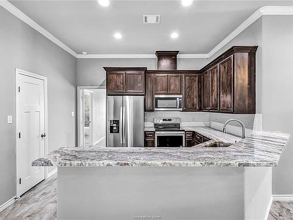 5th image of 4011 Golden Eagle Dr