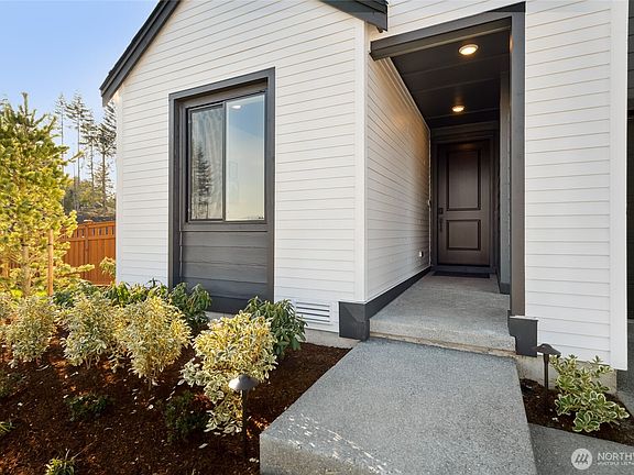 2nd image of 15320 204th Avenue E #19