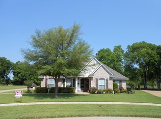 1805 Castlewood Dr, Bossier City, LA 71111