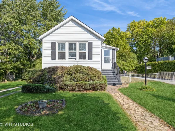 1235 Leon Pl, Evanston, IL 60201