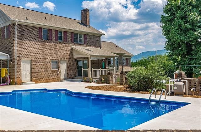 1st image of 4068 Bel Aire Dr