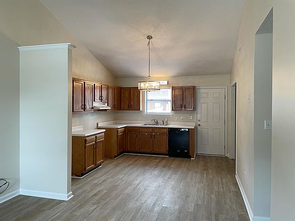 2nd image of 2111 A East 3rd St #1