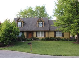 709 NE Hunters Cir, Blue Springs, MO 64014