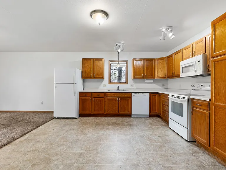 39989 Robinson St #1 — Photo 7
