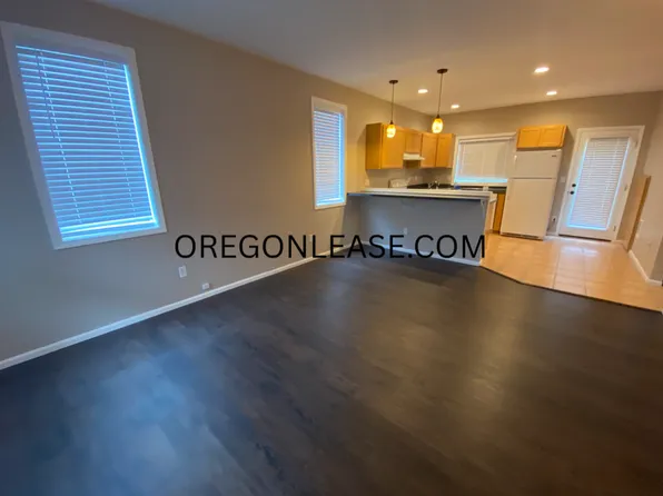 2 bed 2 bath South Eugene Townhome, 3934 Monroe St, Eugene, OR 97405