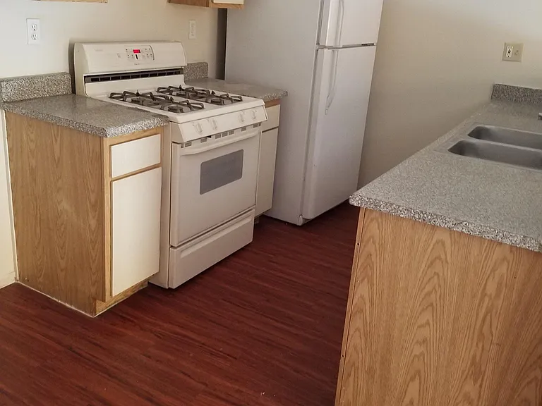 14212 Delano St #107 — Photo 11