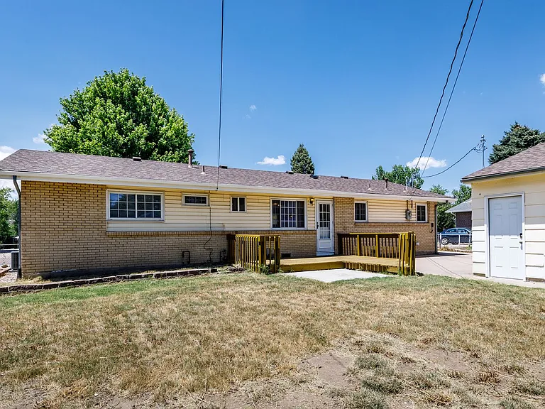 129 Ely St — Photo 43