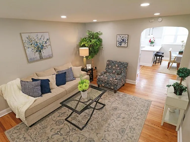 227.1 Gramercy Dr — Photo 8