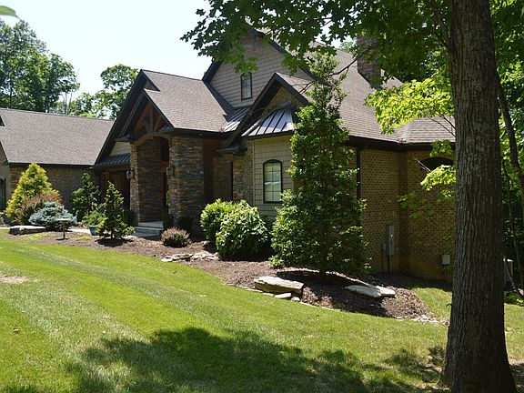 3rd image of 316 Avawam Dr
