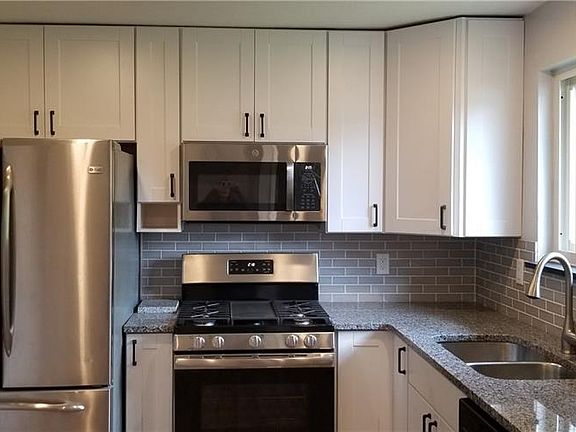 4th image of 1208 Willowdale Ave